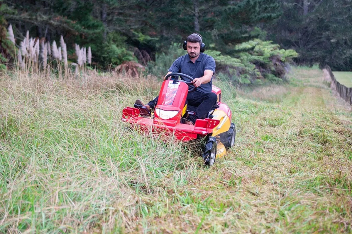 New Canycom CMX2402 Ride-on Brushcutter - Image 1