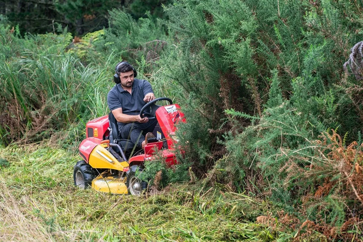 New Canycom CMX2402 Ride-on Brushcutter - Image 3