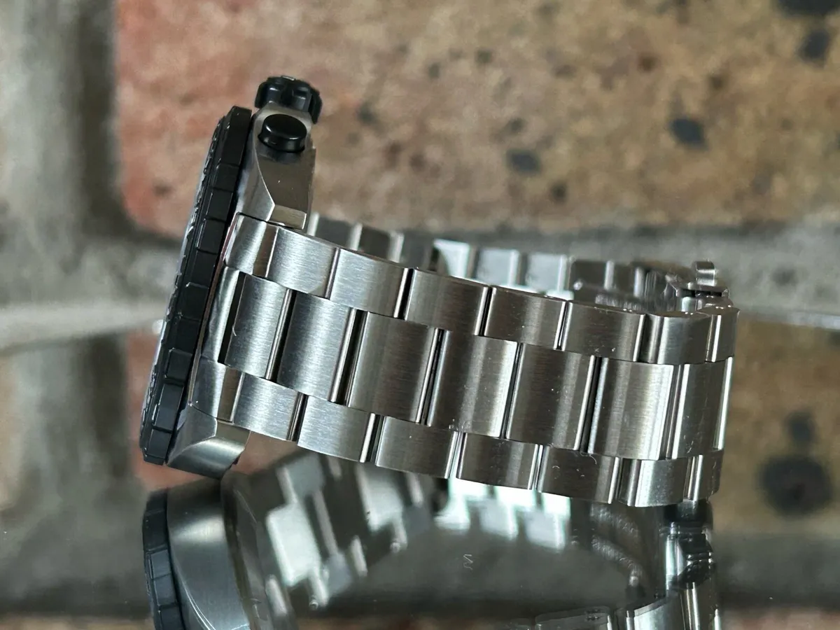 TAG Heuer Formula 1 - Mens Wristwatch - Image 4