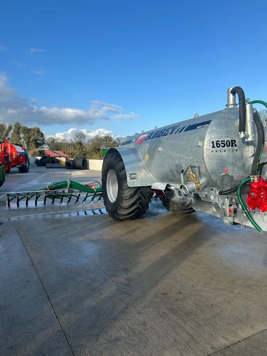 ABBEY 1650 Tank - Image 1