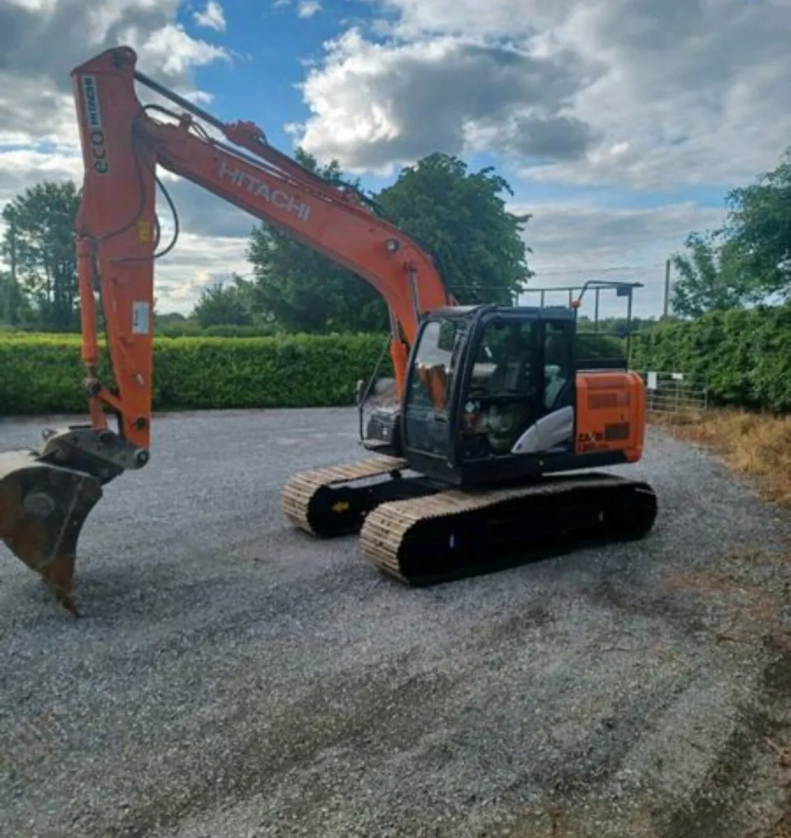 13+8 ton  diggers self drive hire - Image 1