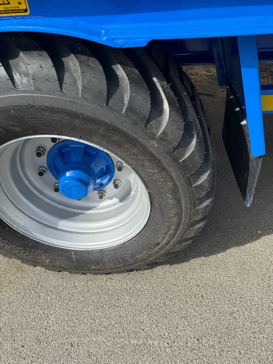 New Morris 24ft bale trailer - Image 3