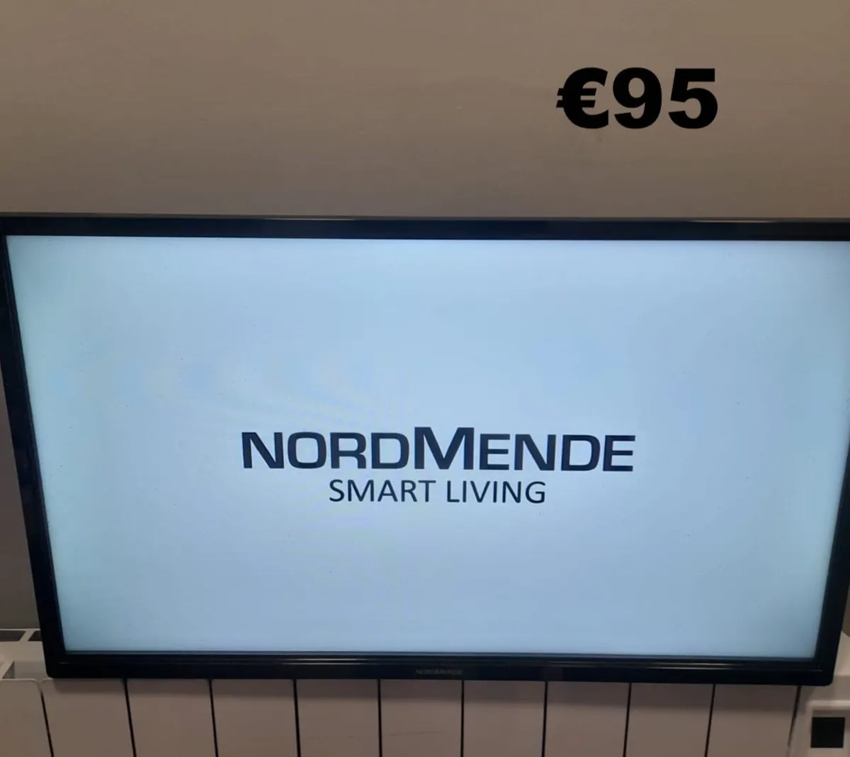 Selection of smart TVs & TV screens - Image 2