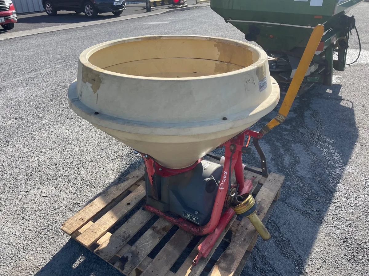 Vicon Fertiliser spreader - Image 3