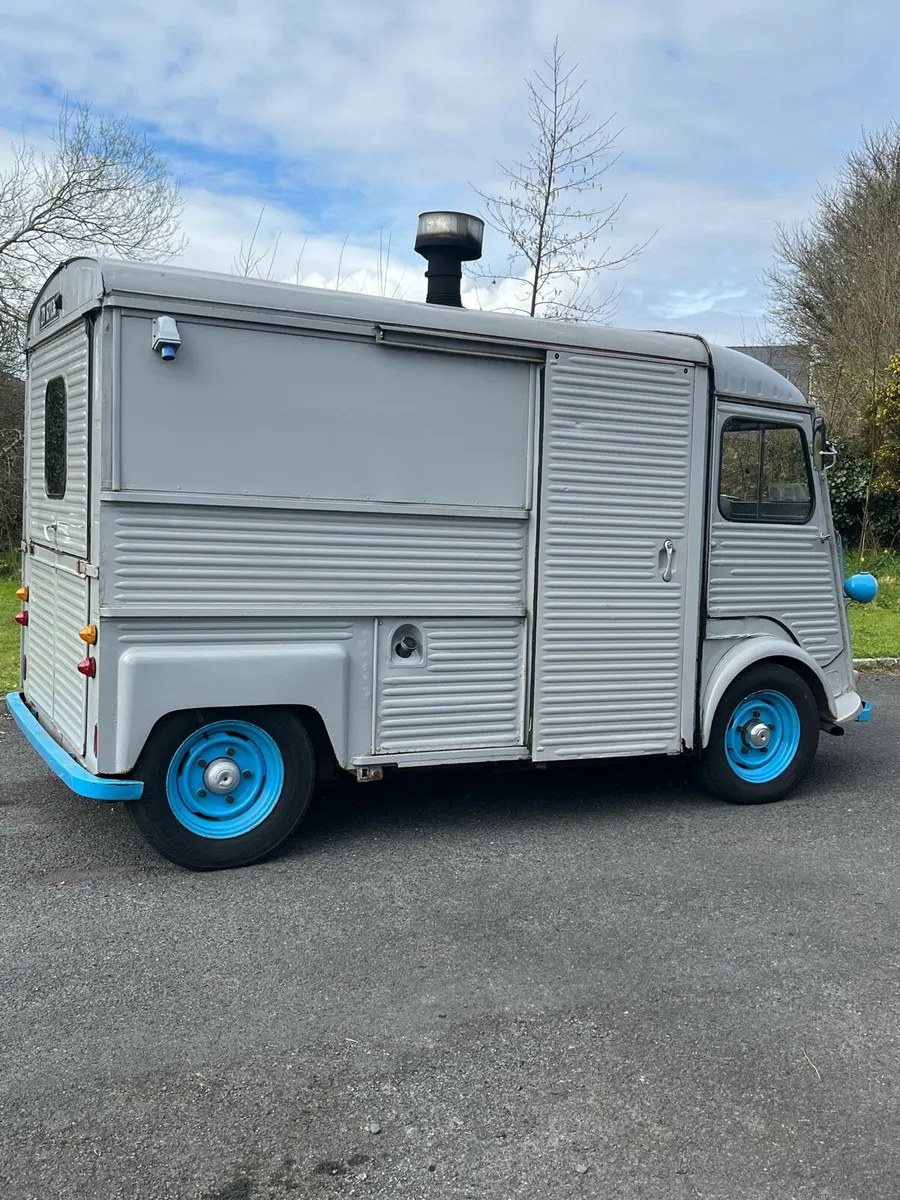 Citroen HY Woodfired pizza Food Truck - Image 3