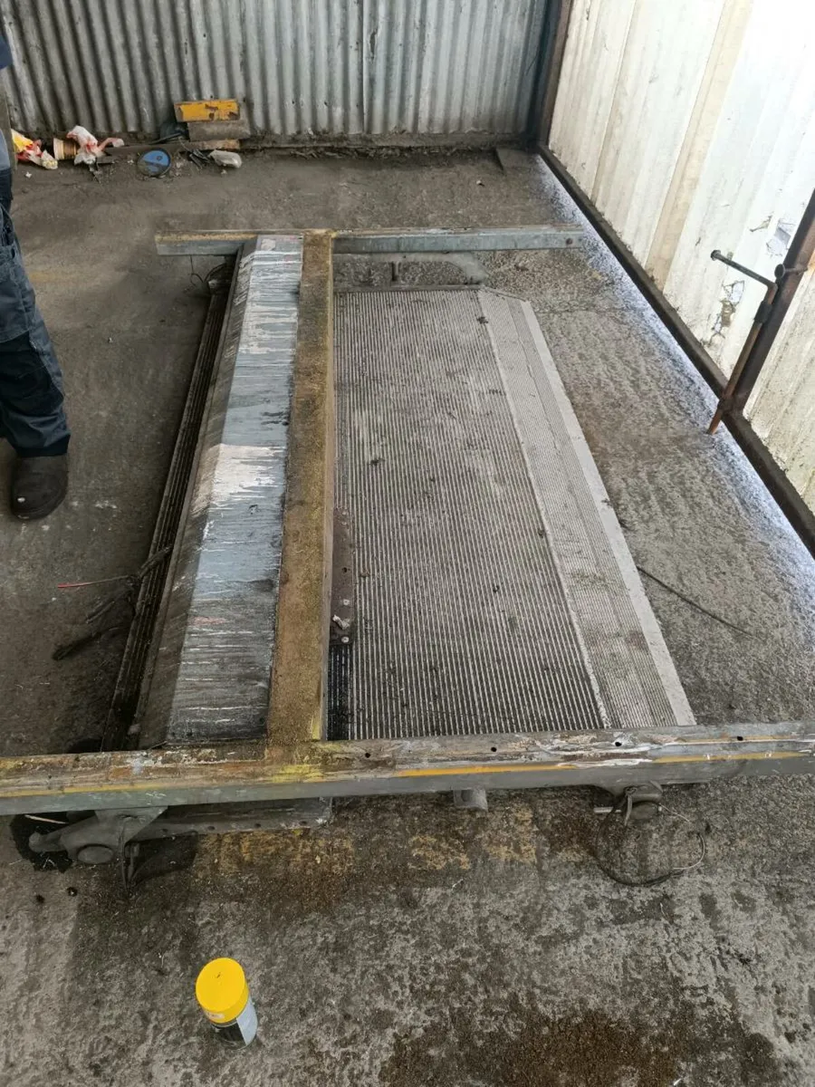 Tail Lift for Van or Dropside Body - Image 1