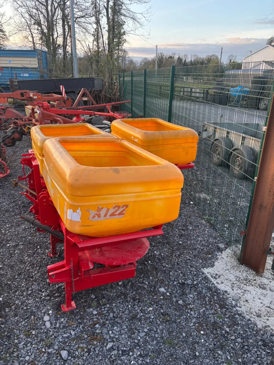 Teagle CT22 fertiser spreader - Image 1