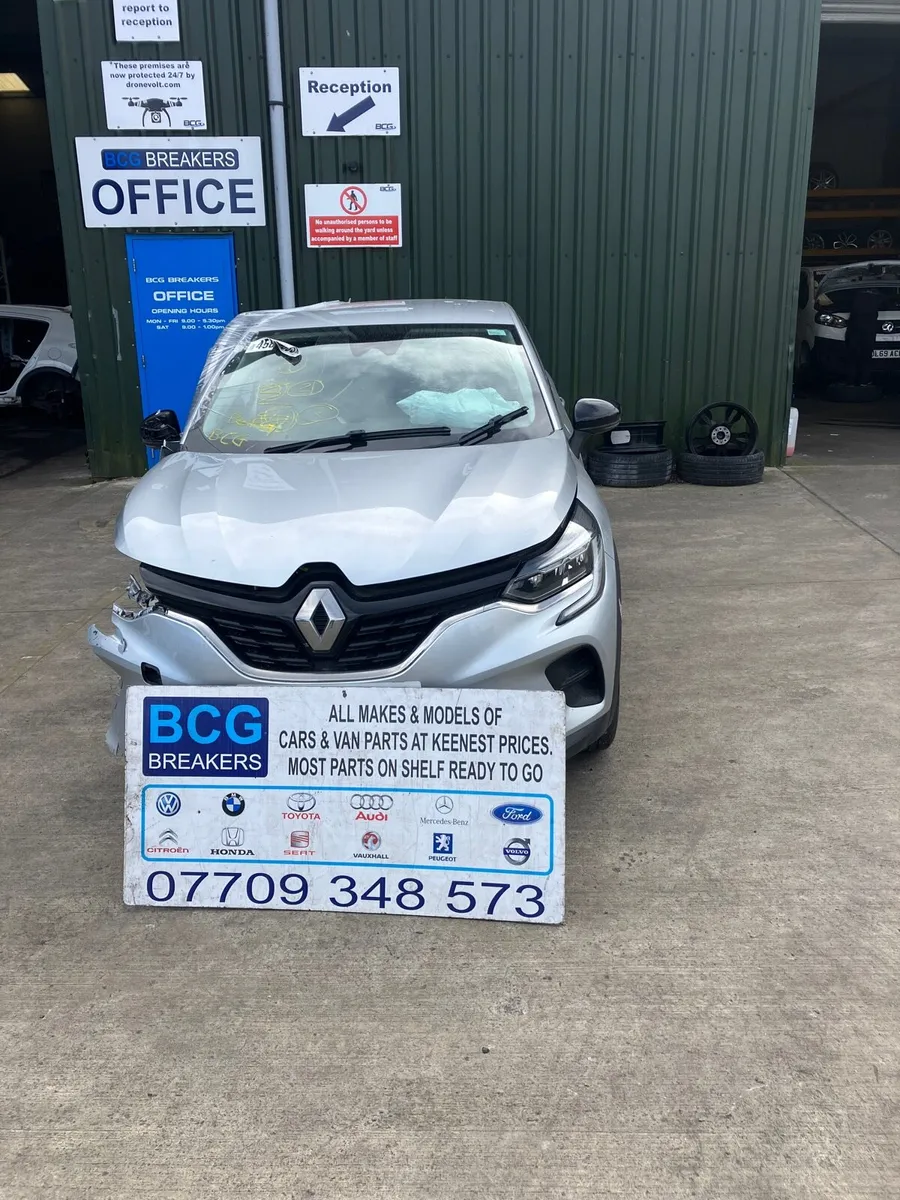 2023 Renault captur parts breaking