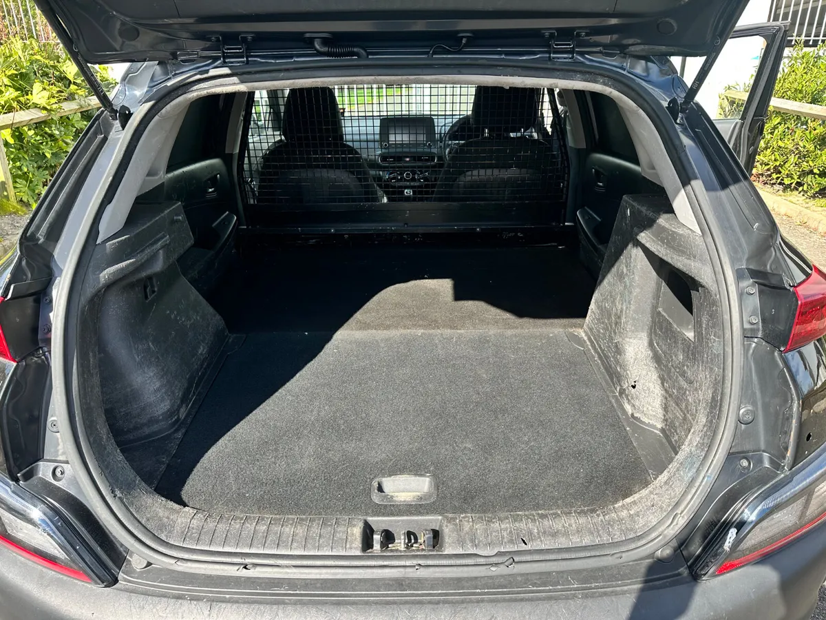 Hyundai KONA 2021 Low Mileage Only90KMS - Image 4