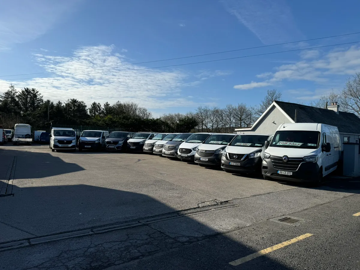 Wide selection traffic Vivaro - Image 1