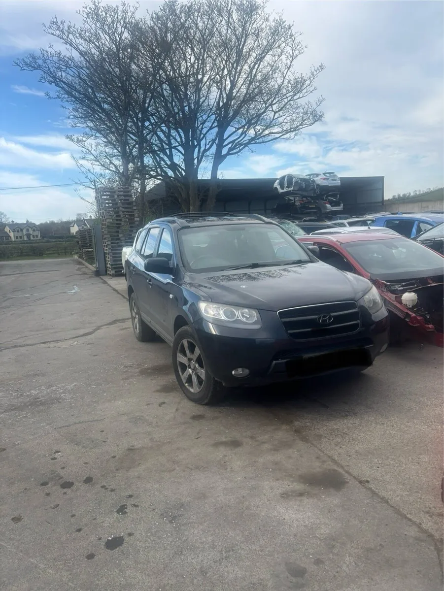 MHyundai Santa Fe for breaking - Image 1