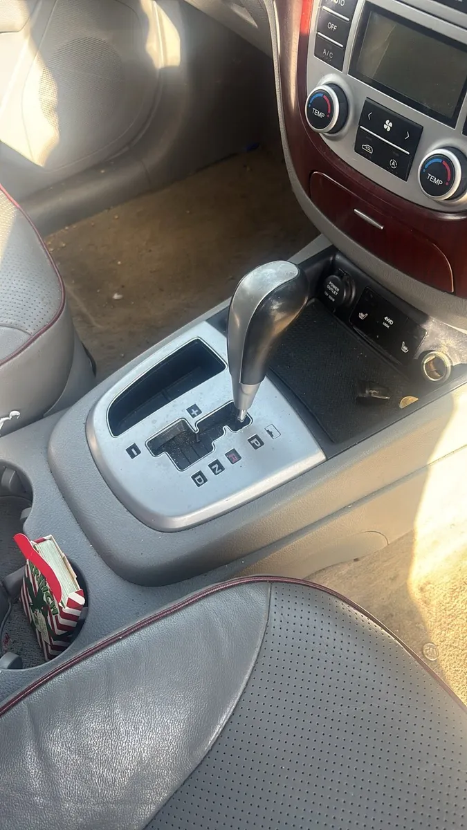 MHyundai Santa Fe for breaking - Image 3