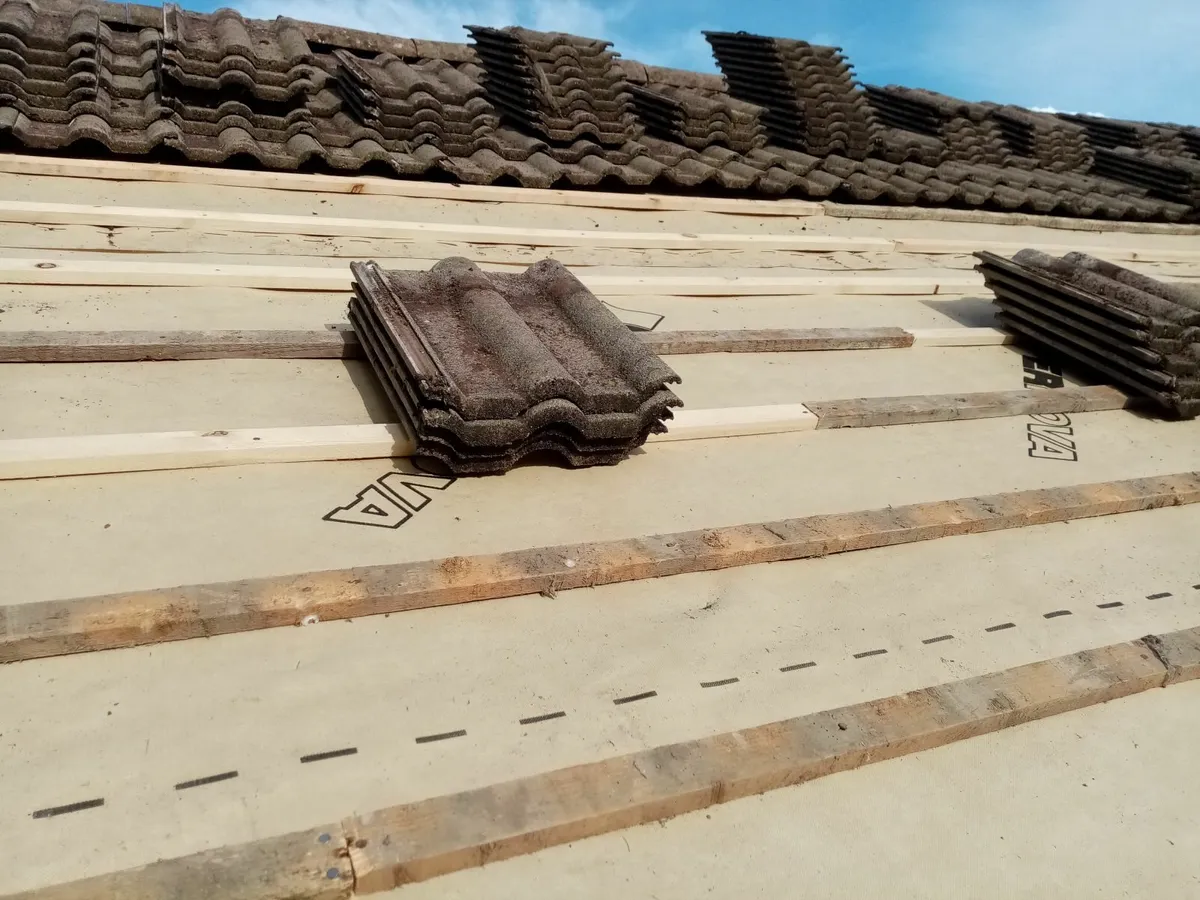 Roof service, Gutters Repair - Image 3