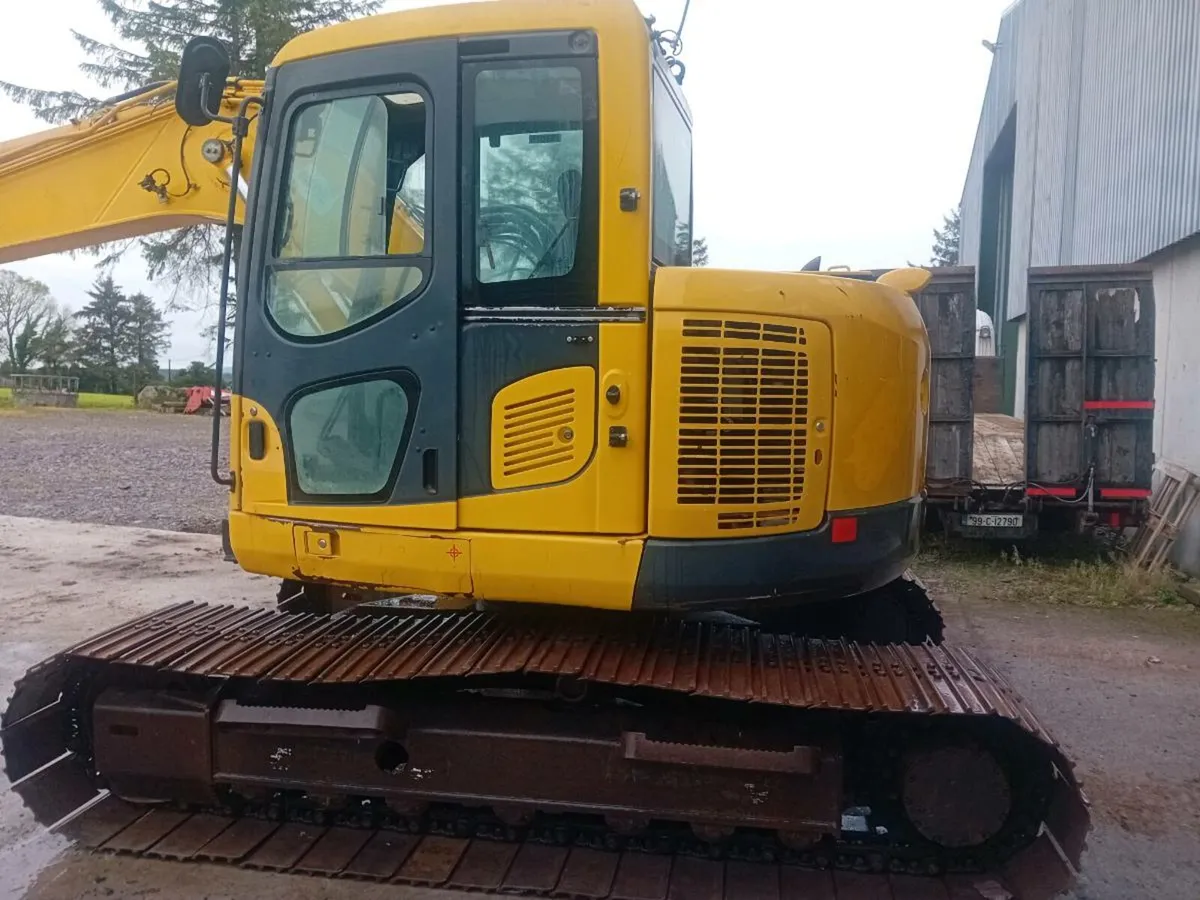 Komatsu excavator - Image 1