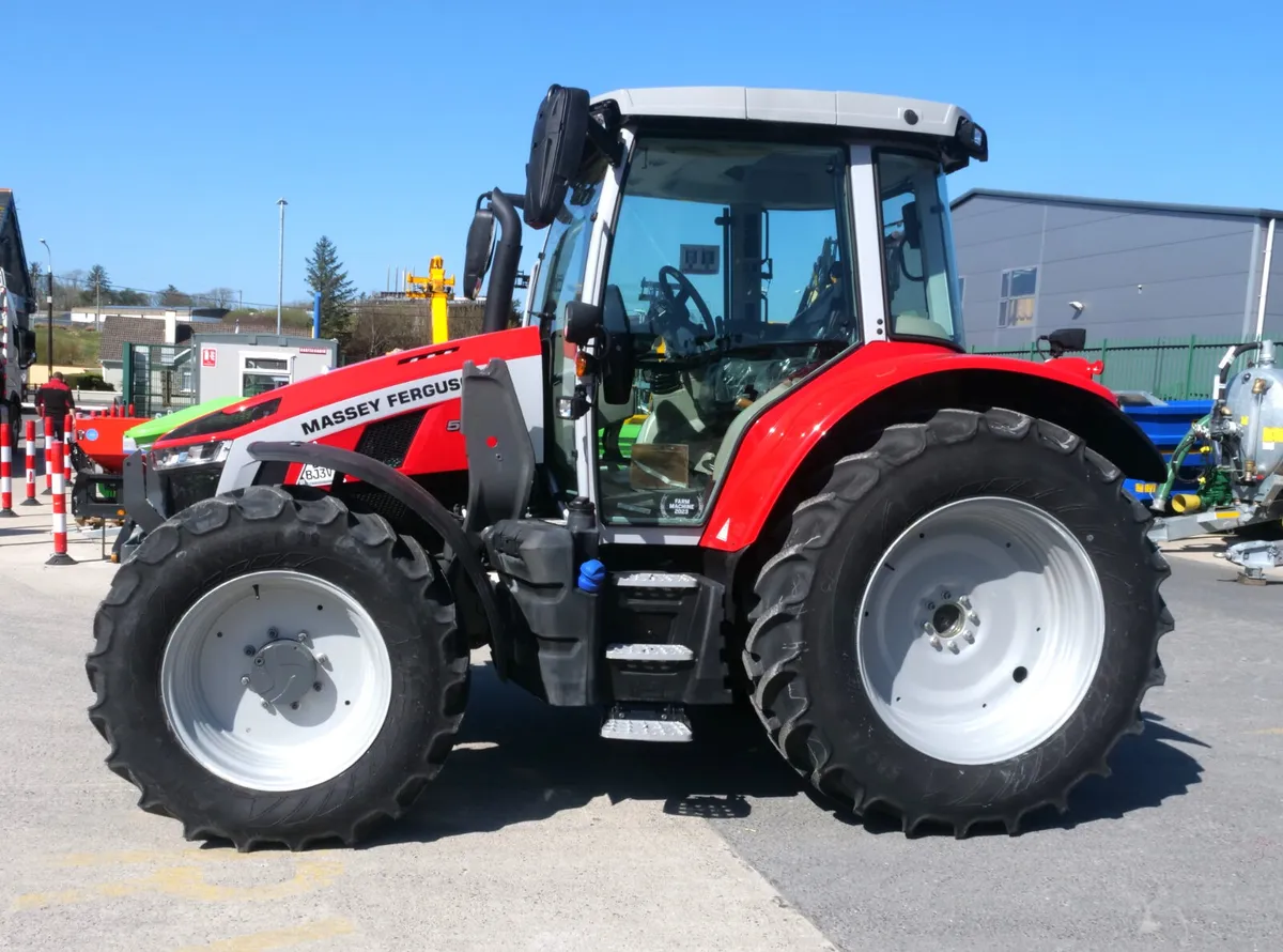 MASSEY FERGUSON 5S 125 - Image 1