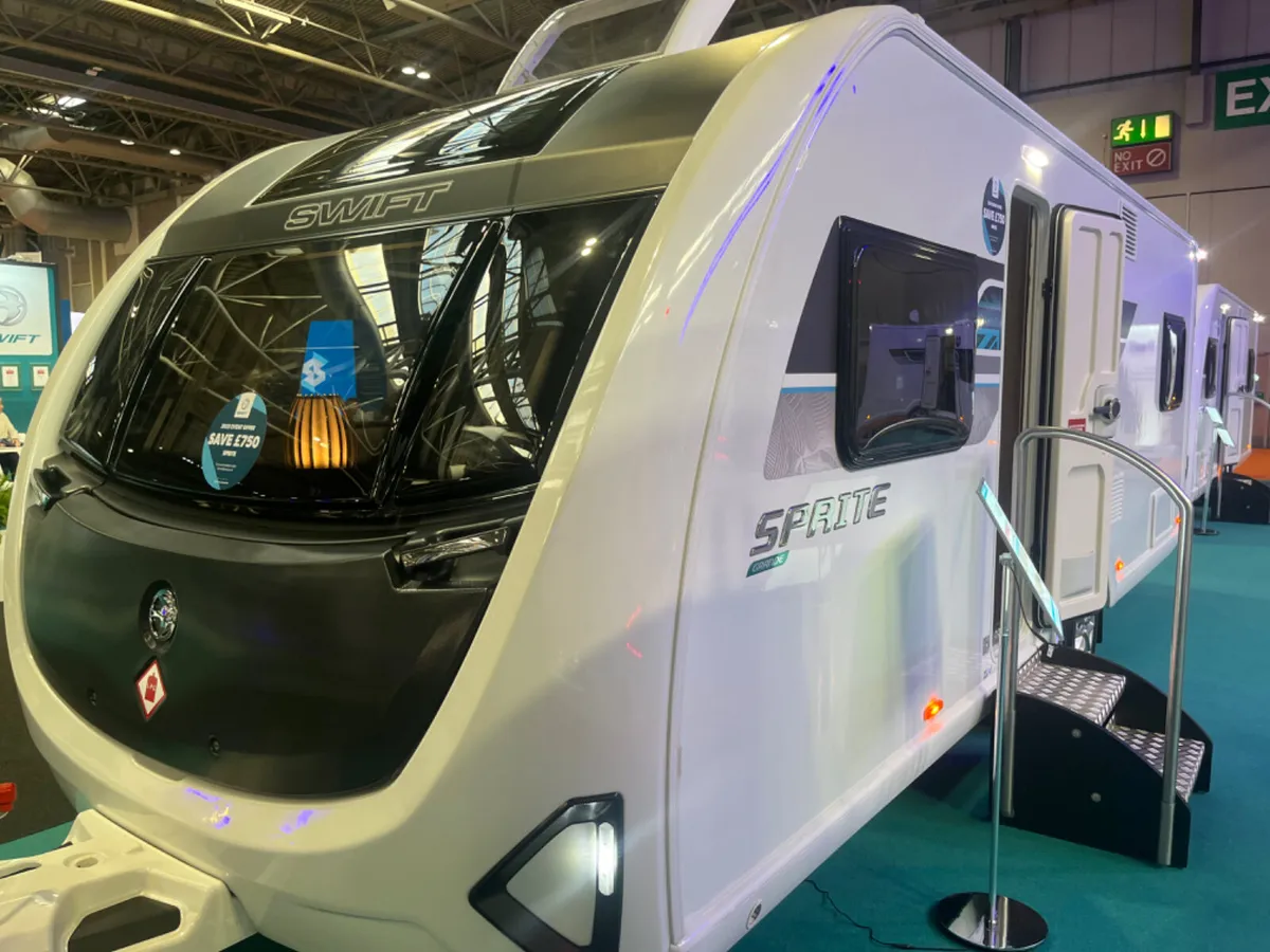 2025 SWIFT QUATTRO FB / MB 6/7 BERTH - Image 2