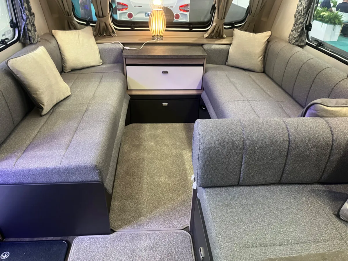 2025 SWIFT QUATTRO FB / MB 6/7 BERTH - Image 3