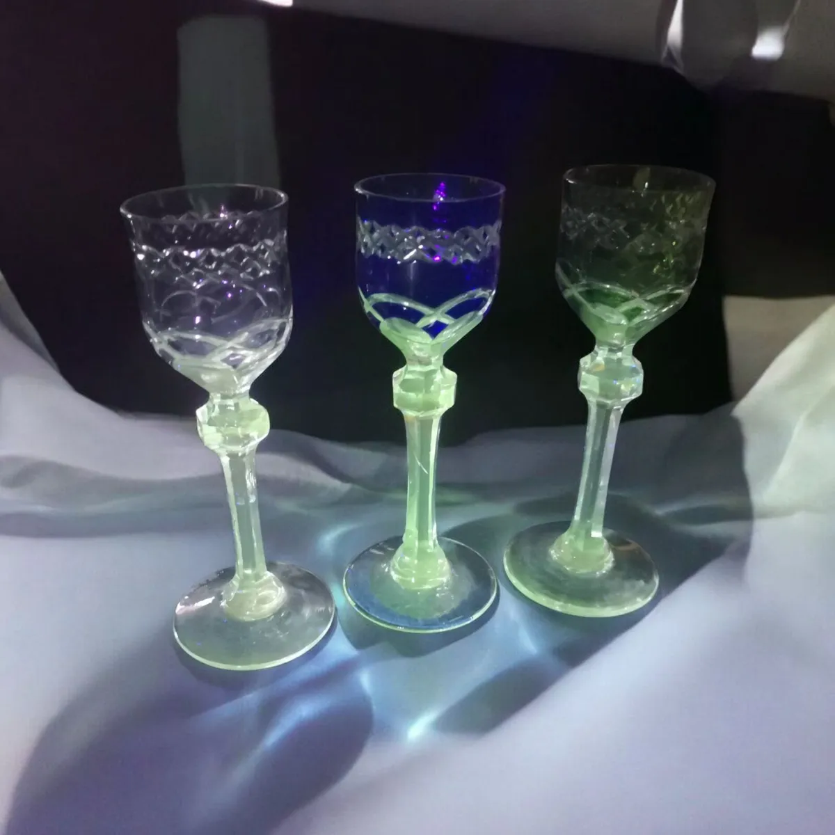 Roamer uranium handcut crystal glass x3 - Image 2