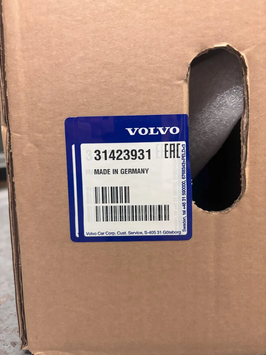 VOLVO MATT BLACK ALLOYS 7.5X19” 31423931 - Image 2