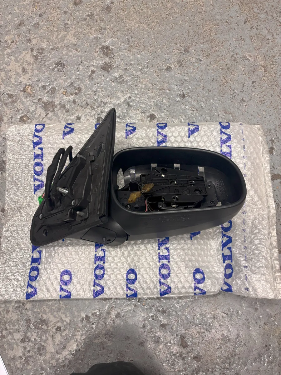 VOLVO DS REAR VIEW MIRROR 30634914 - Image 1