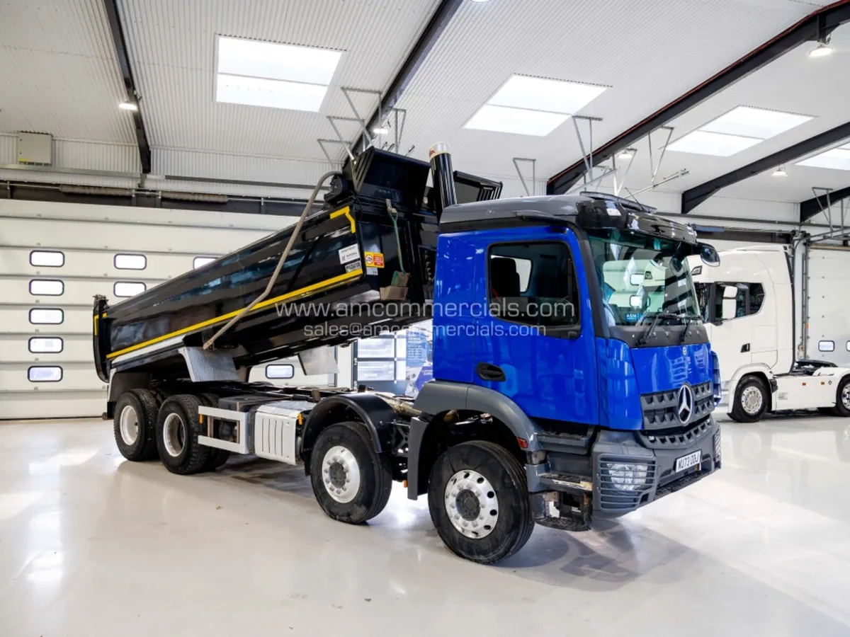 2024 (73) MERCEDES-BENZ AROCS 3240 TIPPER 32 TONNE - Image 1