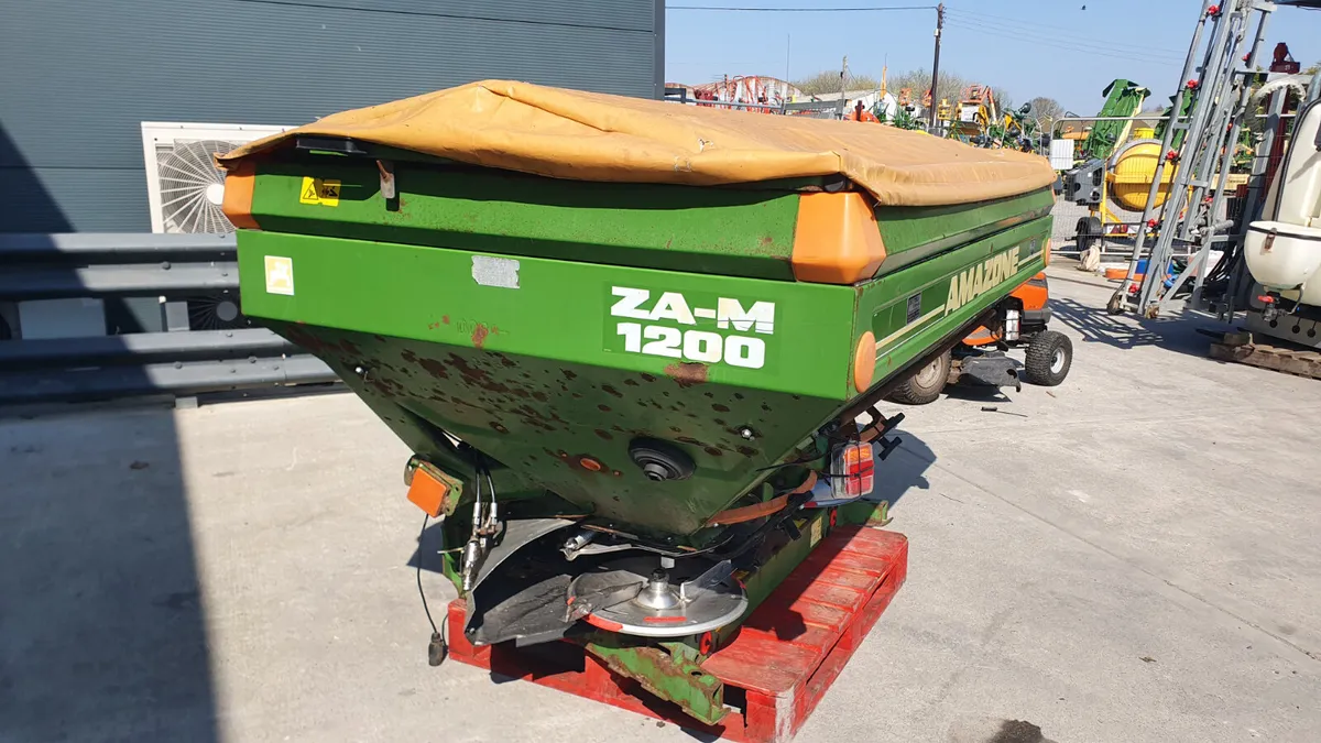 Amazone  ZAM 1700 Litre Fertilizer Spreader - Image 1