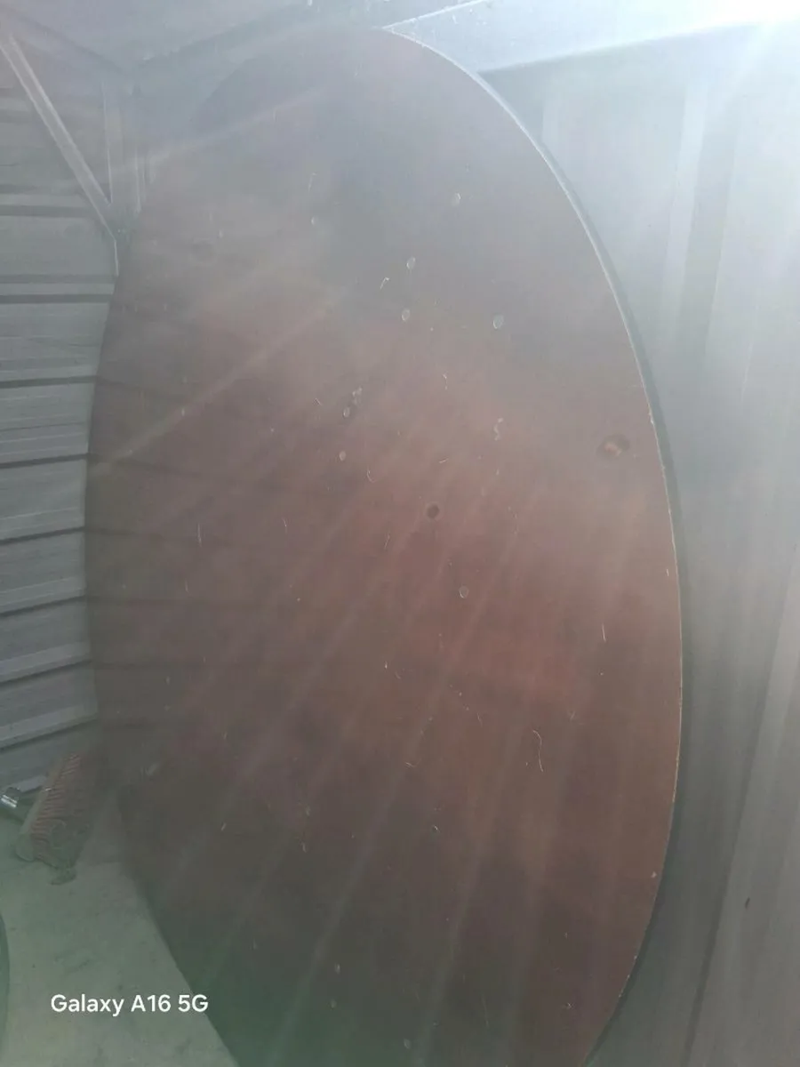 8ft round table - Image 2