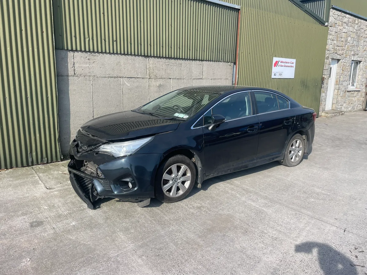 2016 Toyota avensis 1.6 diesel for dismantling