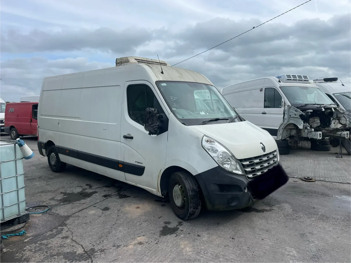 11 Renault master 2.3 dci for dismantling