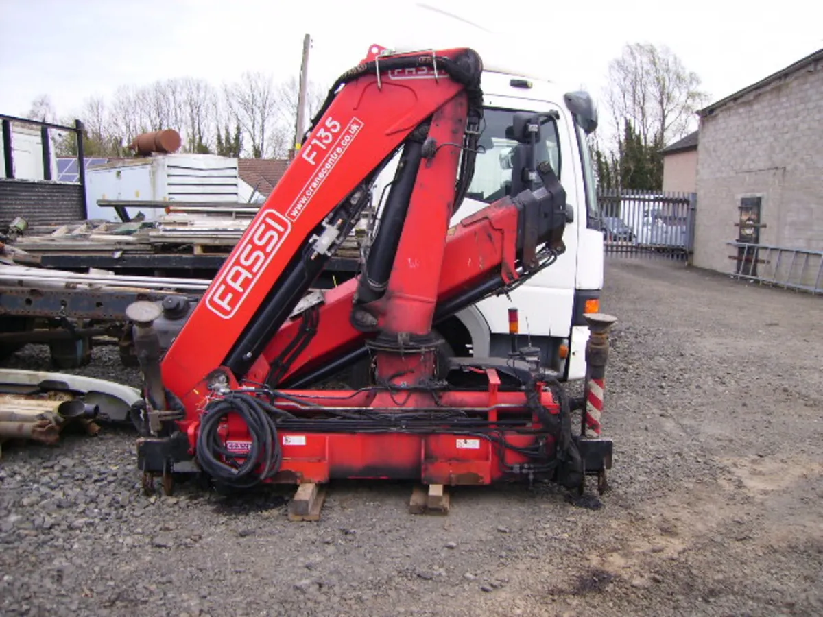FASSI 135  LORRY CRANE  FOLD UP LEGS  GREAT ORDER - Image 1
