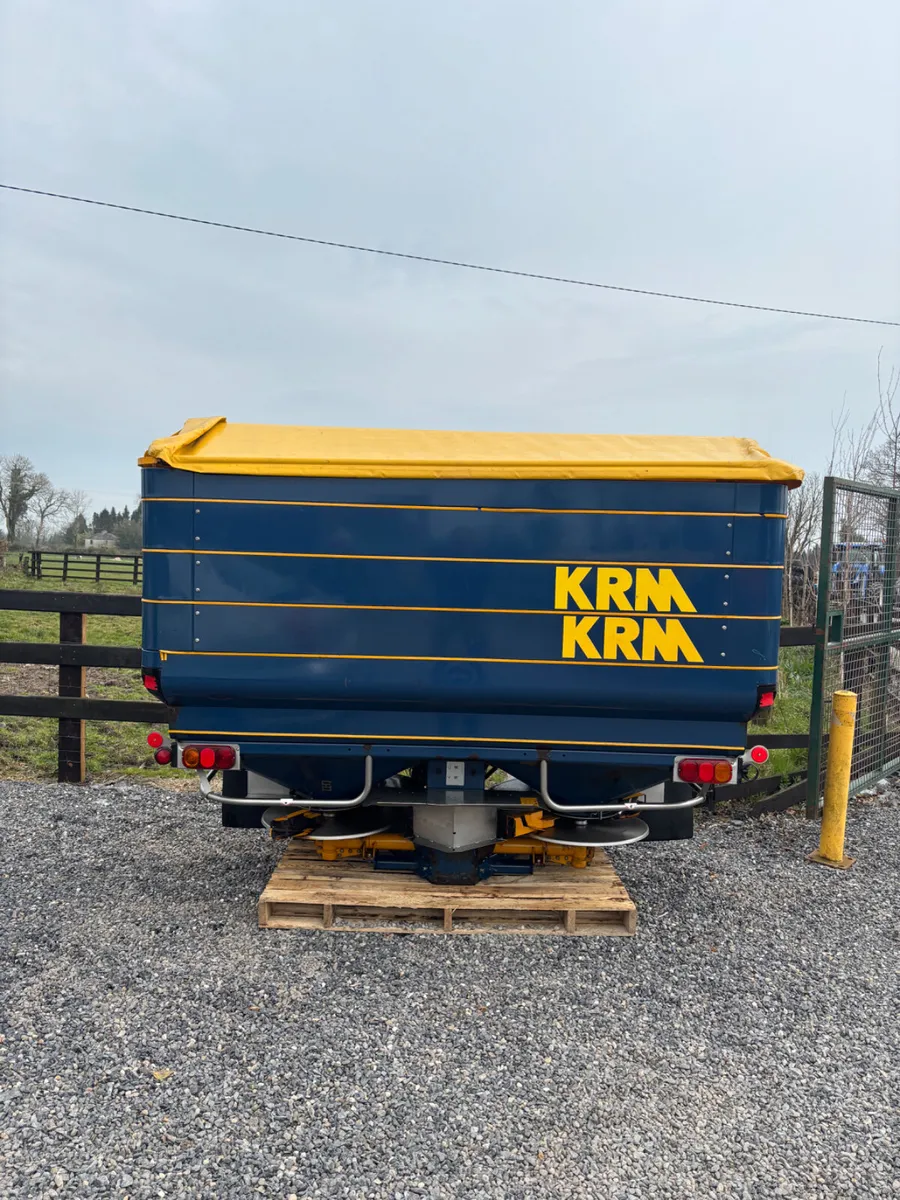 Bogbelle fertiliser spreader - Image 1