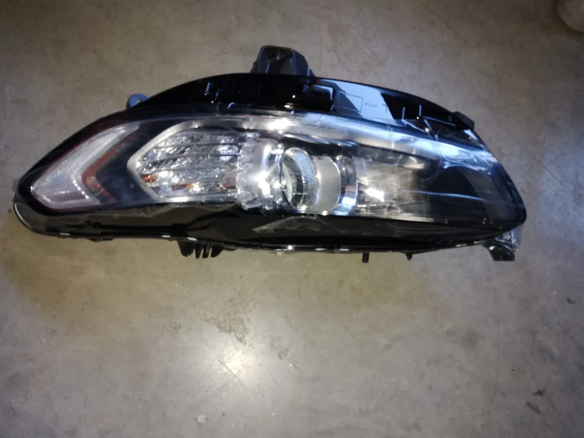FORD (S)MONDEO HEADLAMP 2292059 - Image 1