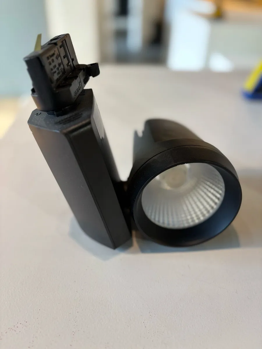 Nico LED track lights | Commercial Track Lights - Image 2