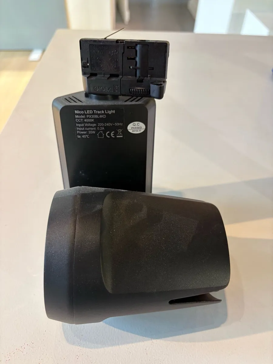 Nico LED track lights | Commercial Track Lights - Image 3