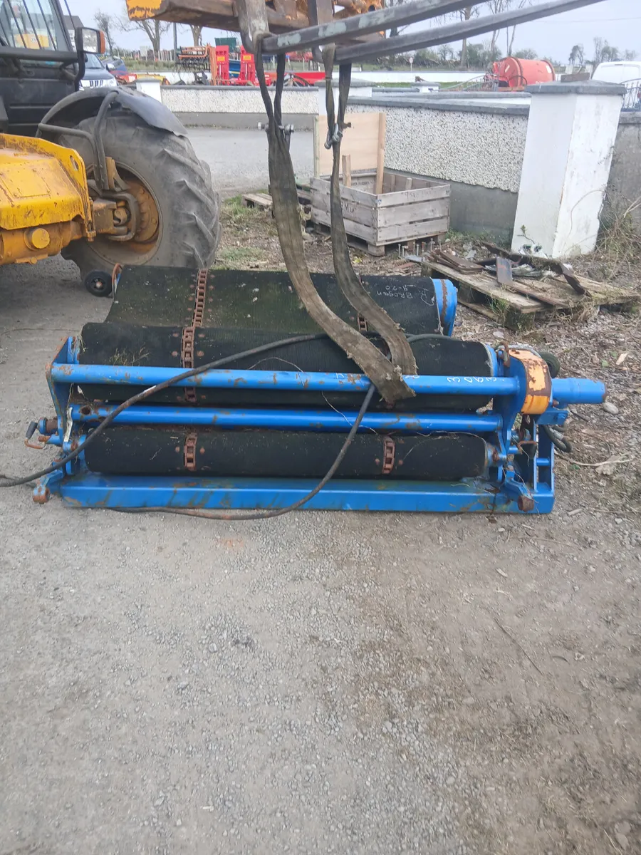 Hyd bale unroller for sale. - Image 4