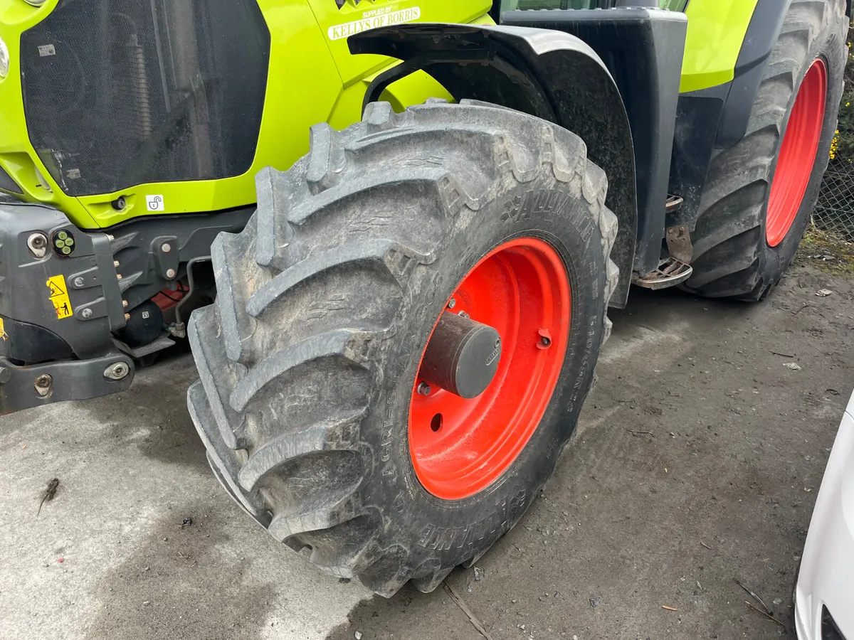Claas Arion 630 - Image 2