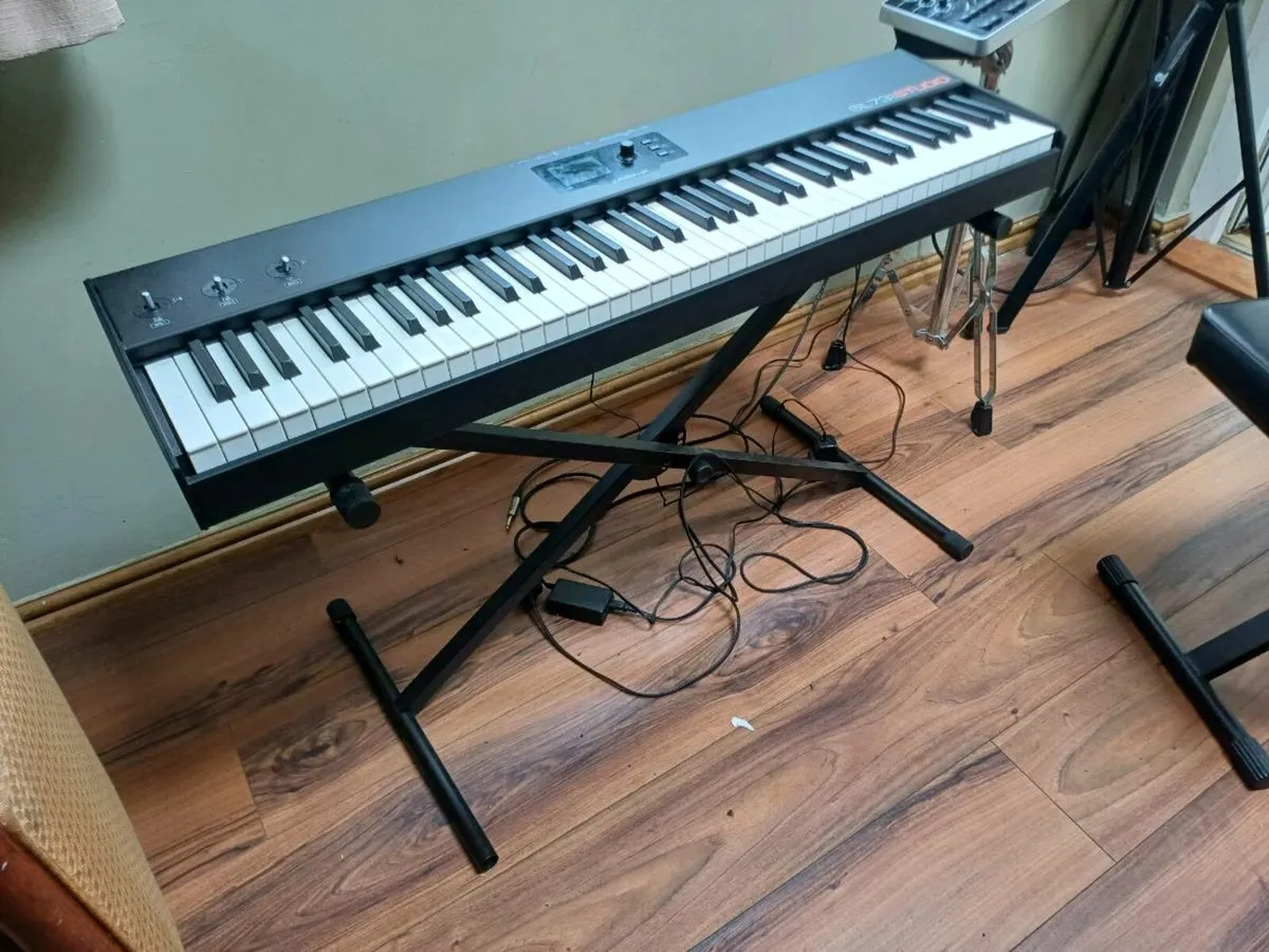 Studiologic SL73 midi controller - Image 1