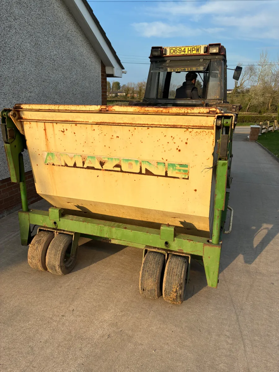 Amazone 180 hi tip mower collector - Image 1