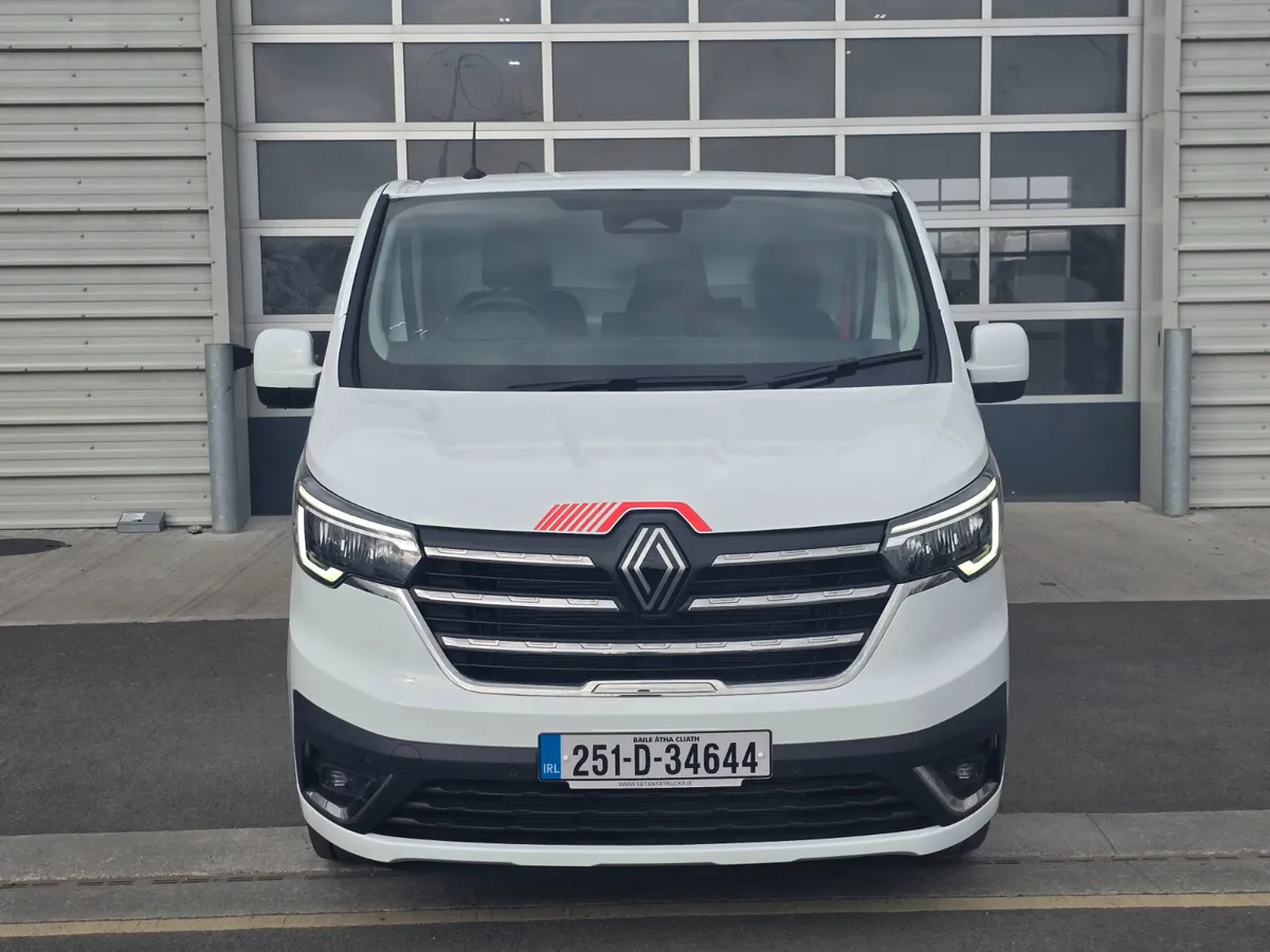 Renault Trafic Exclusive 170BHP Auto ( Demo Model - Image 2