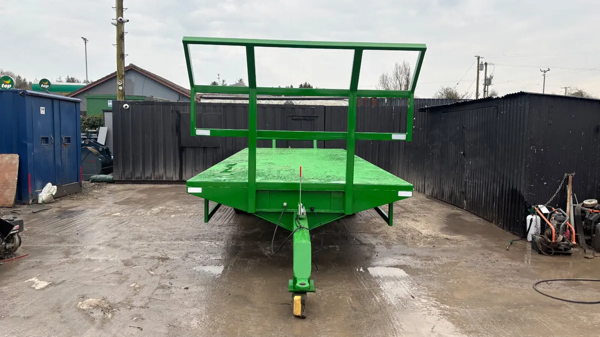 New 22Ft Twin-Axle Bale Trailee - Image 2