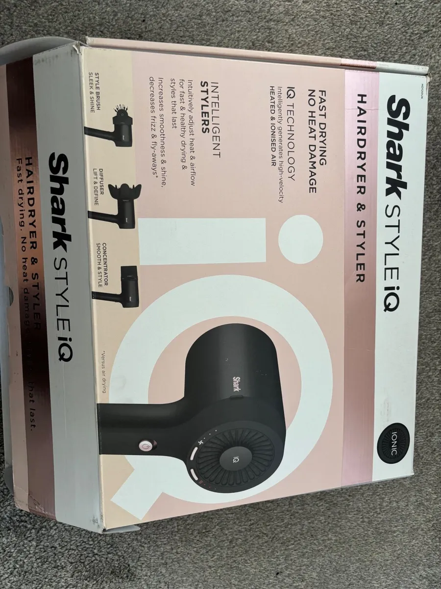 Shark IQ hairdryer with accessories - Image 1