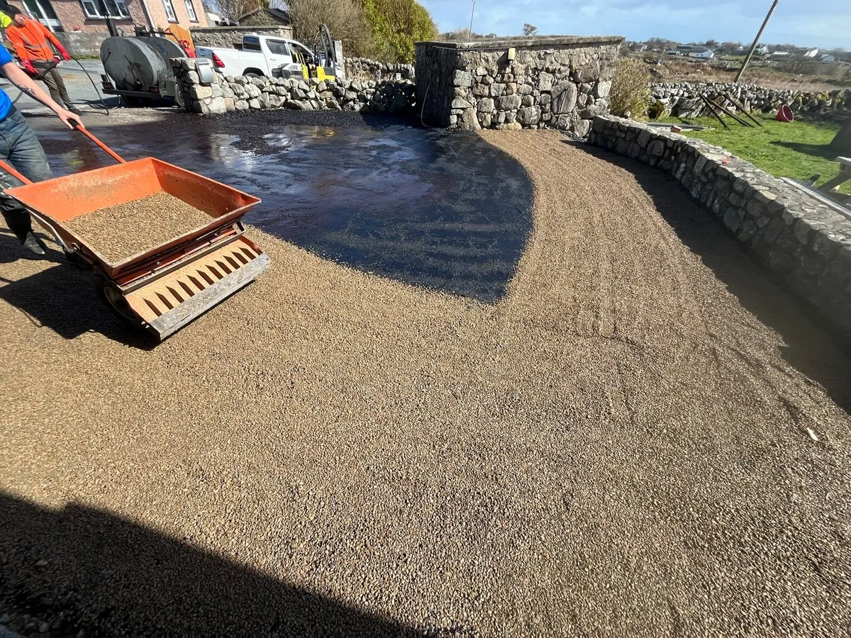 Tar and Chipping - Image 1