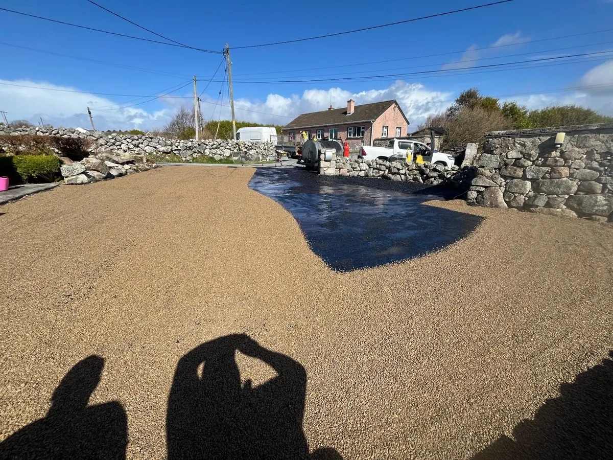 Tar and Chipping - Image 2