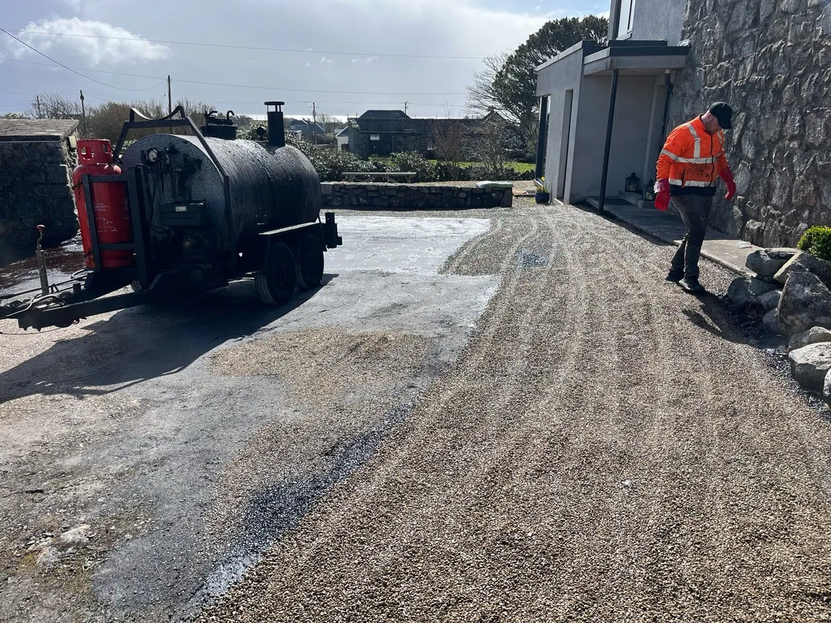 Tar and Chipping - Image 3