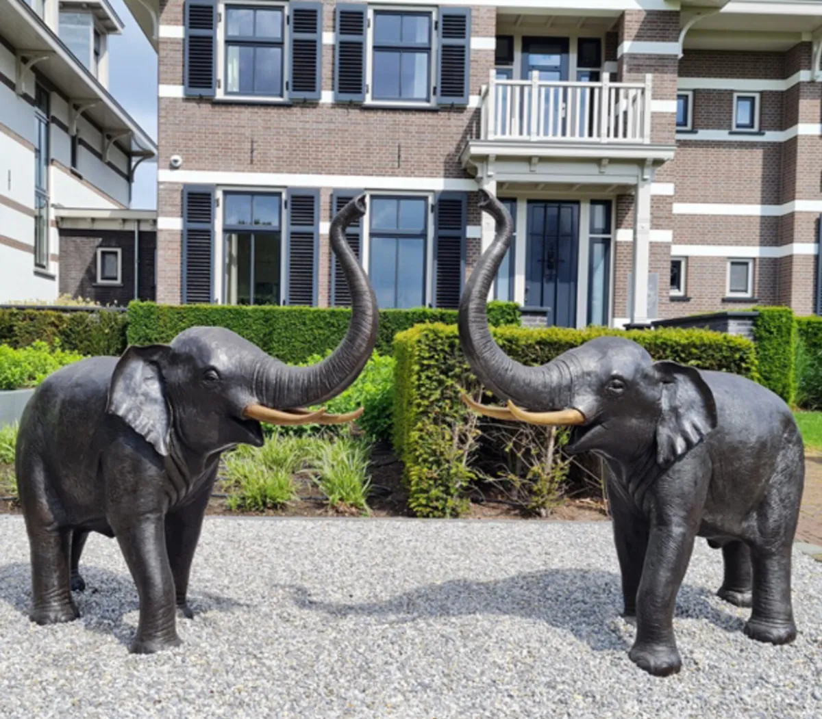 Pair of bronze elephants statues - Image 1