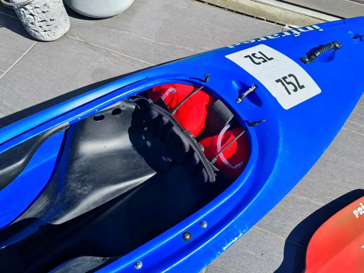 Dagger kayak and equipment - Image 2