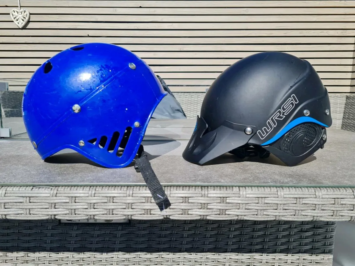 Dagger kayak and equipment - Image 3