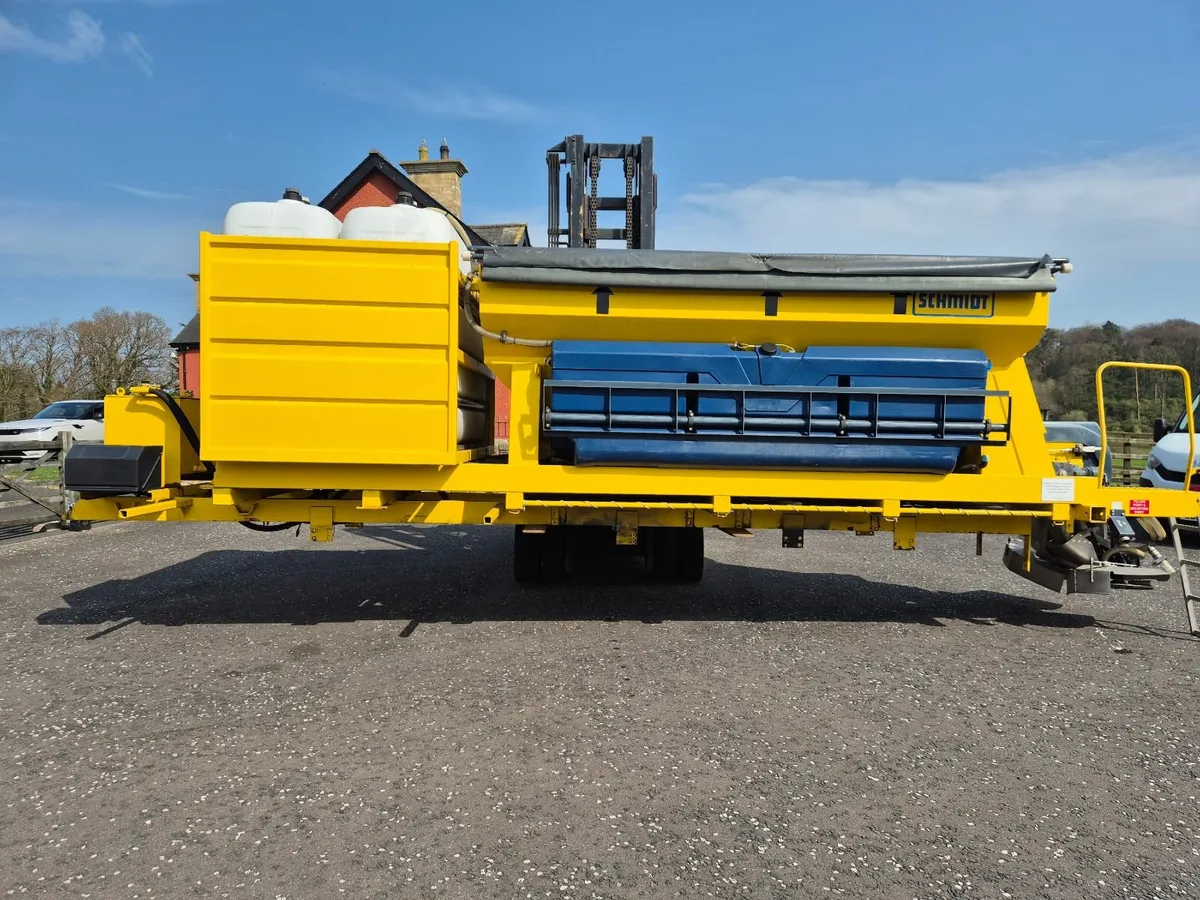 Schmidt de icer and gritter body - Image 1