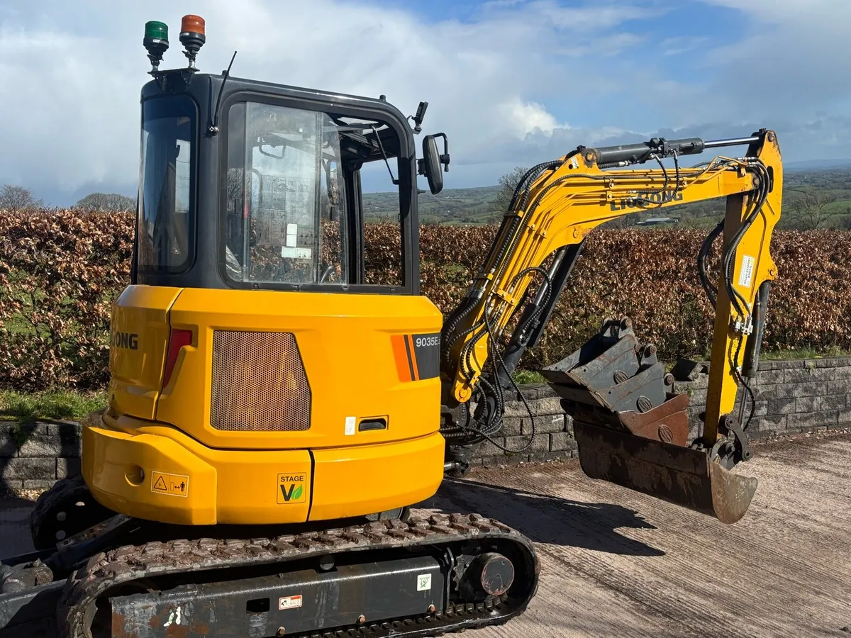 Ligong 4 Ton Digger - Image 1