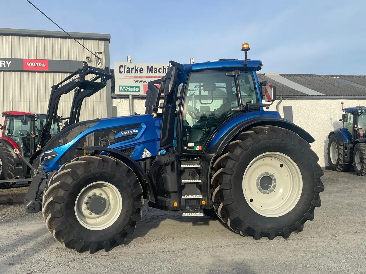 Valtra Q 265 In stock 🌟 MUST SEE 🌟 - Image 1